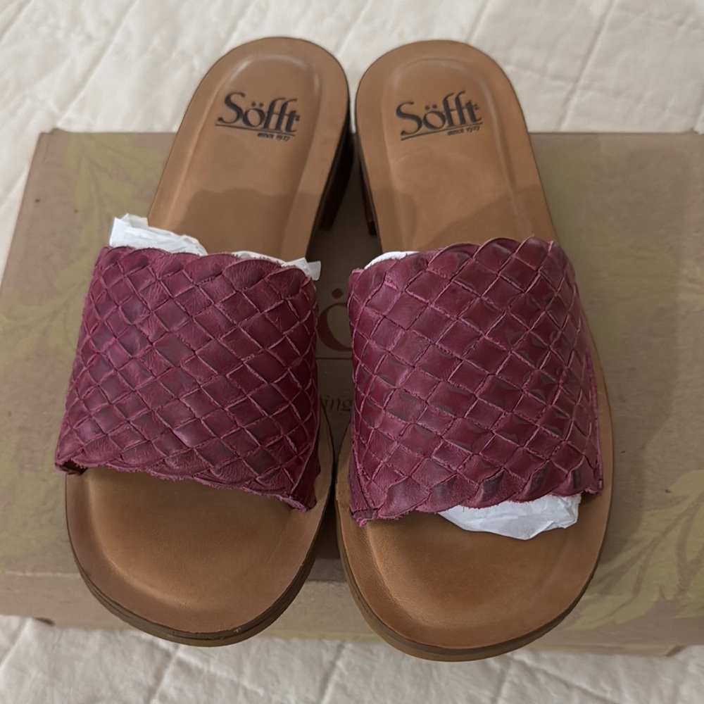 Sofft Purple and Tan Sandals with Woven Design